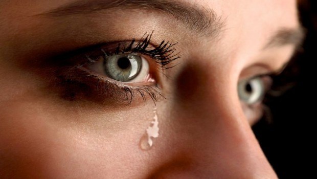Pagrindinės akių ašarojimo priežastys