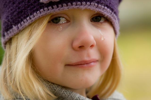 Ašaros – kokį vaidmenį jos atlieka ir kaip apsaugo mūsų akis?