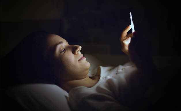 Kaip taisyklingai pailsinti akis nakties metu?
