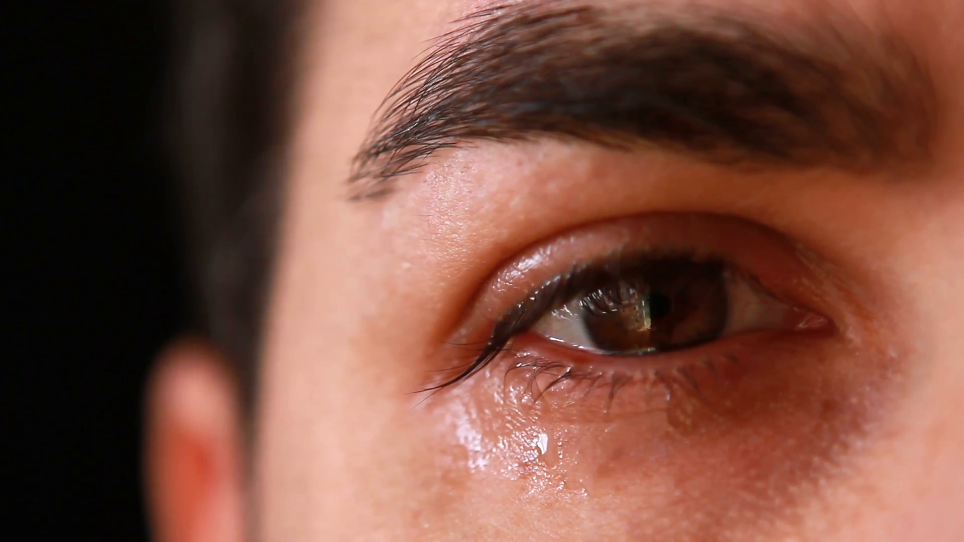 8 priežastys dažniau išsiverkti arba kokią naudą mums suteikia verkimas