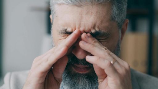 Kodėl sausos akys ryte – galimos priežastys